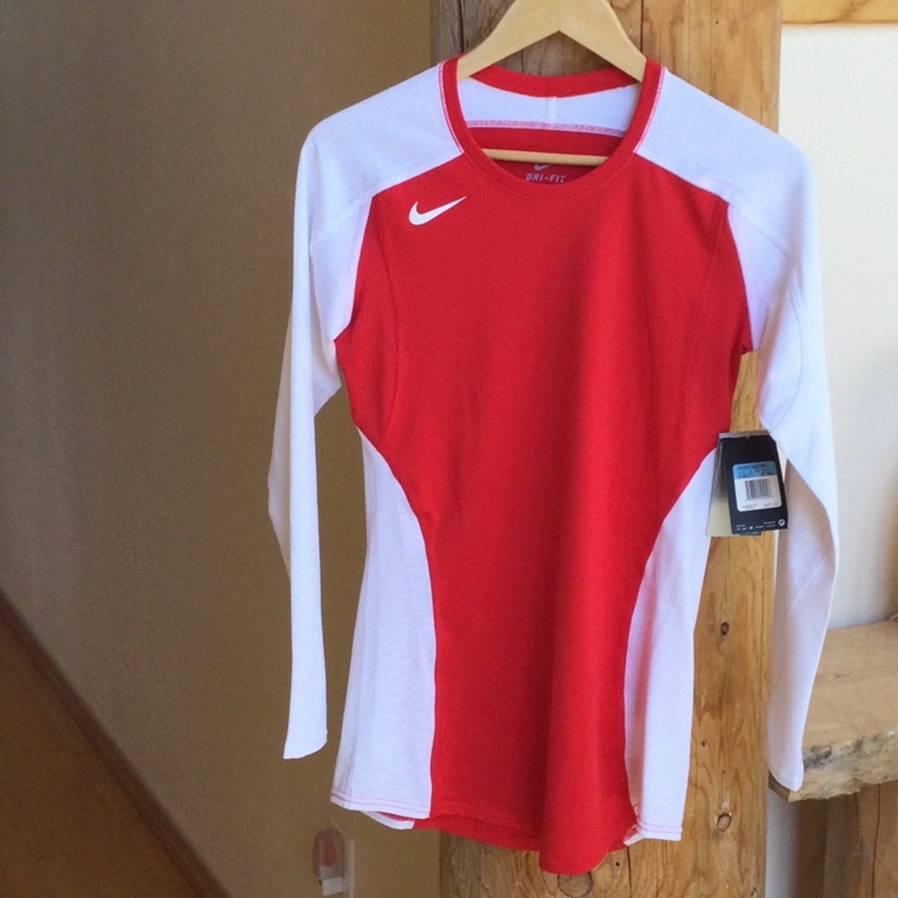 NWT Women’s Medium NIKE DRI-FIT Stay Cool Scarlet Shirt/Blouse